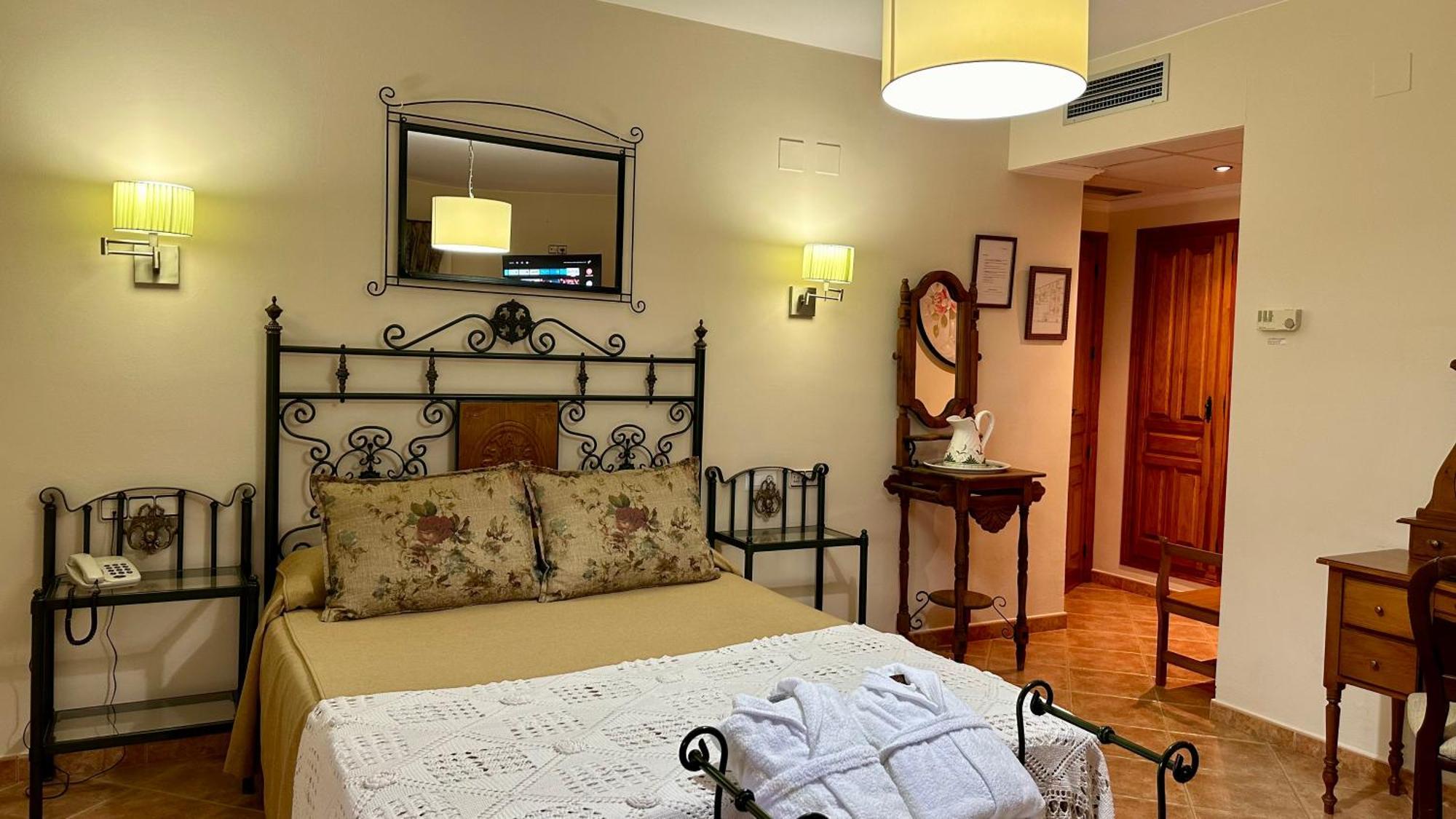 Hotel El Curro Burunchel Kültér fotó