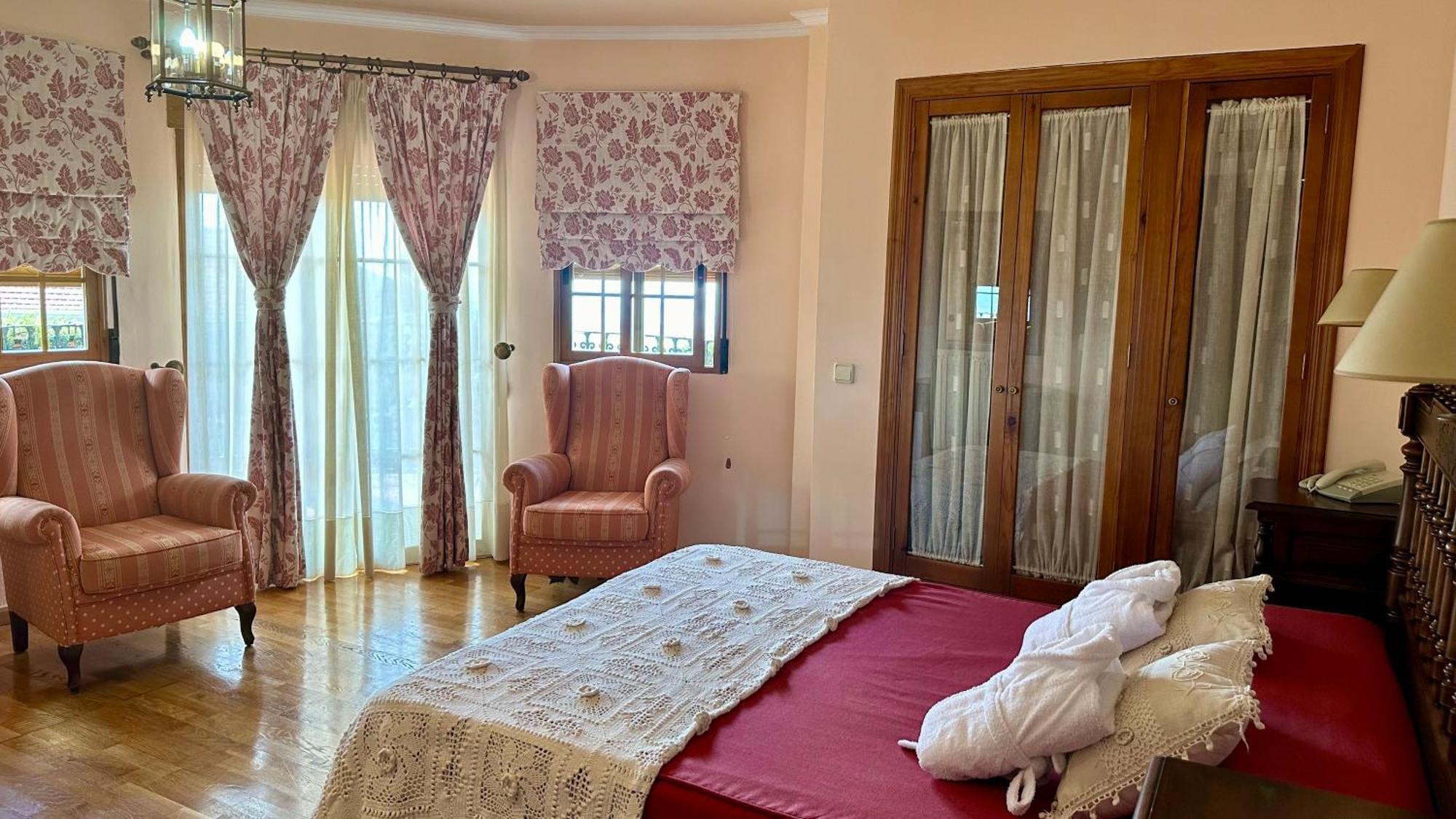 Hotel El Curro Burunchel Kültér fotó